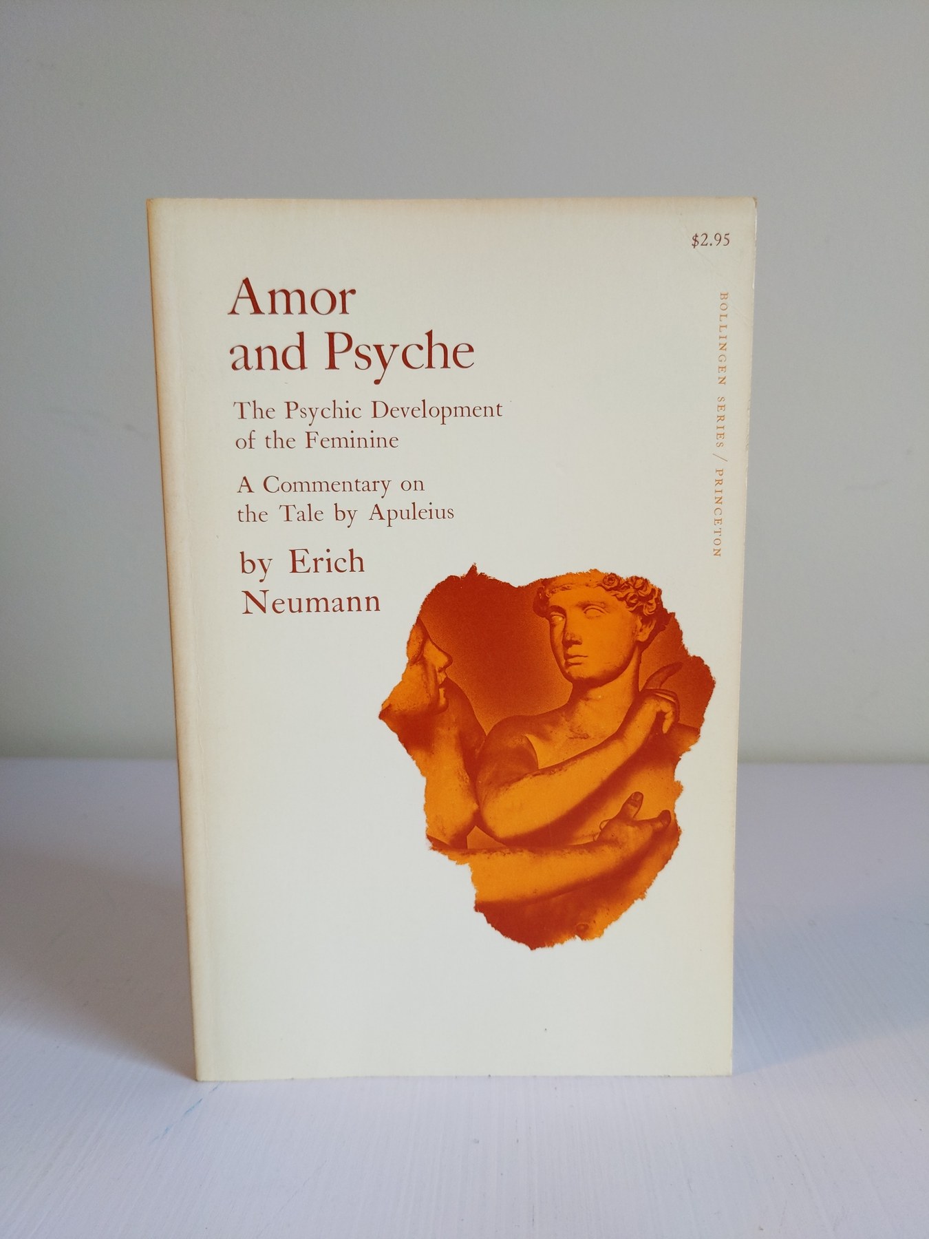 Cover image for Amor and Psyche: The Psychic Development of the Feminine, A Commentary on the Tale by Apuleius