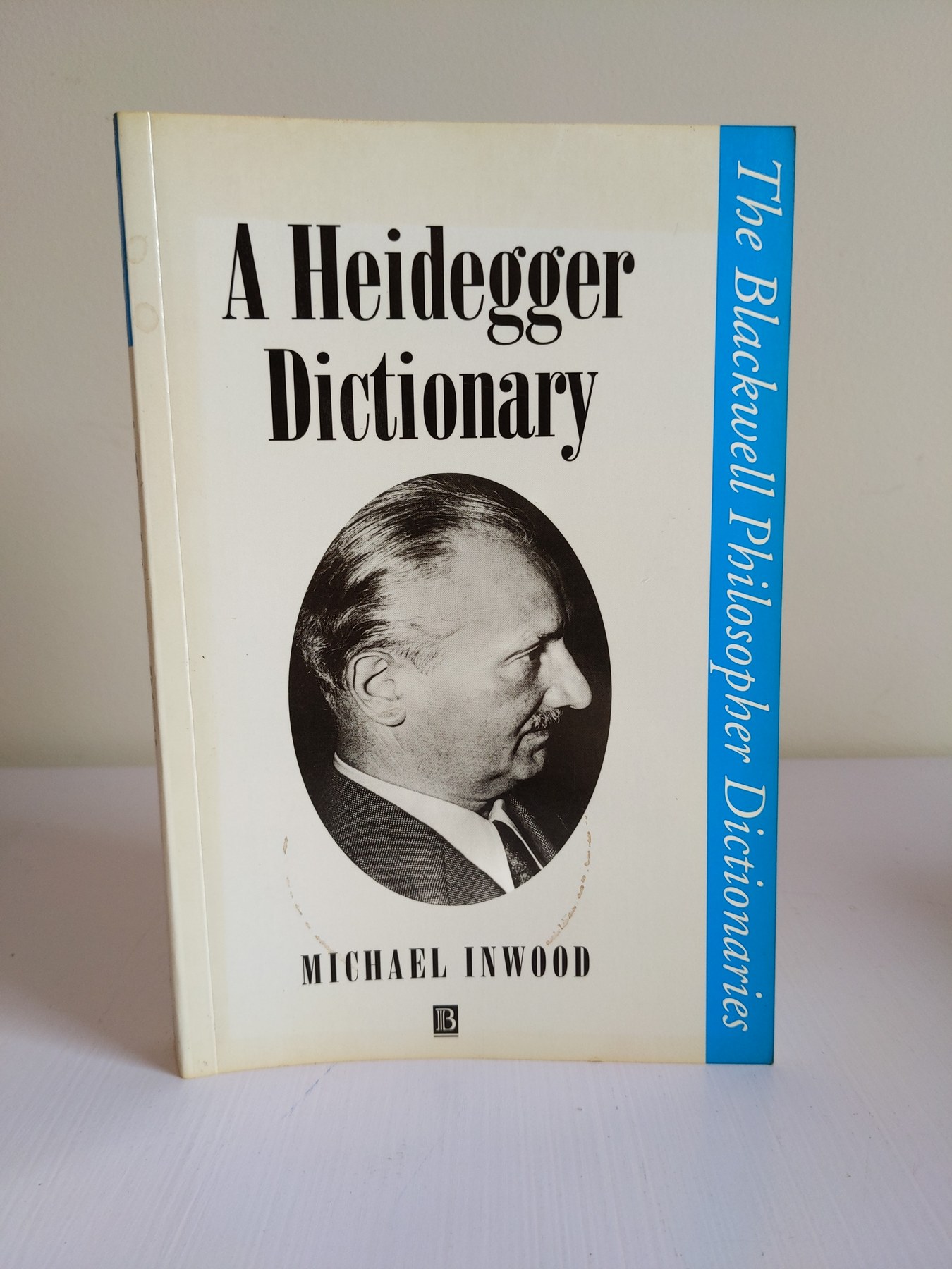 Cover image for A Heidegger Dictionary